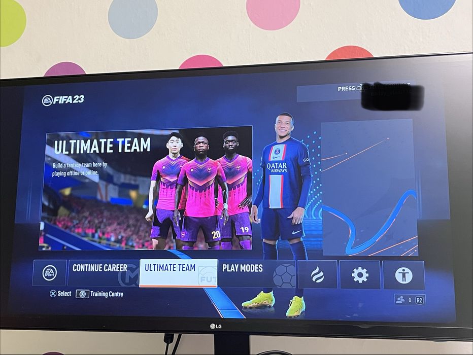 Продавам Playstation 4 в отлично състояние