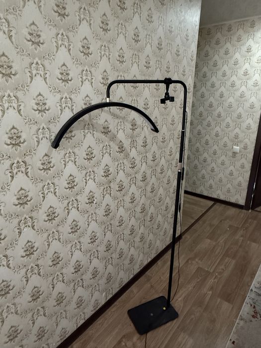 Продам лампу Luna