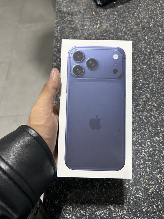 iPhone 17 Pro Max deep blue 256GB