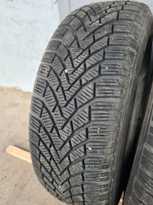 2 бр. зимни гуми 215/65/15 Continental 8 mm DOT 2613