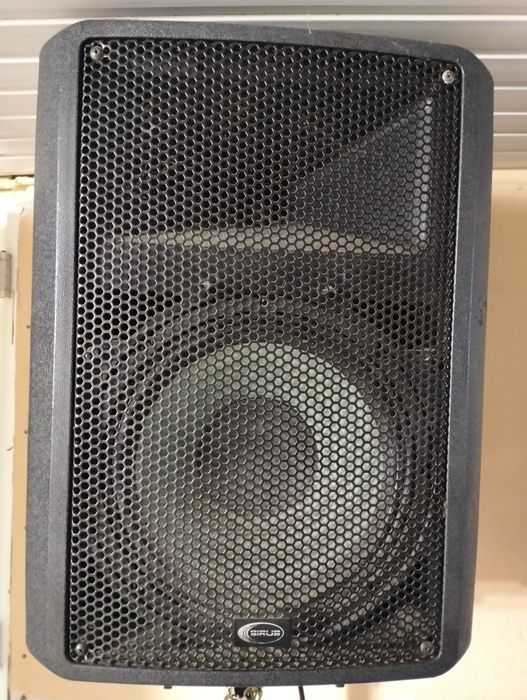 Vând boxe profesionale 300w