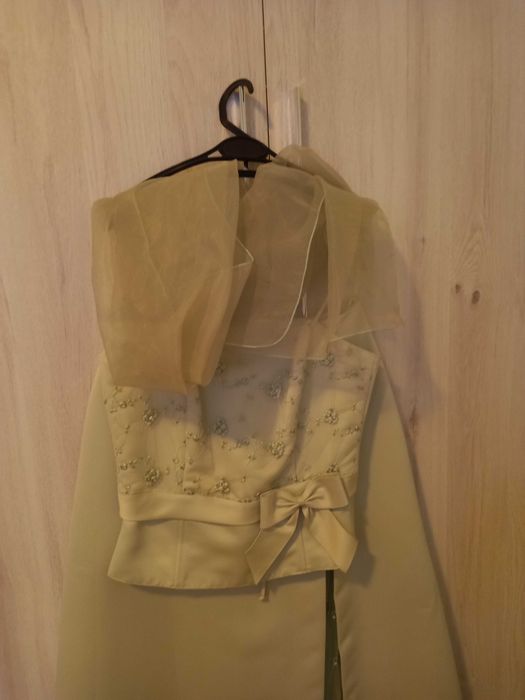 Vand 3 rochii de ocazie, indivdual, marimi 40-42