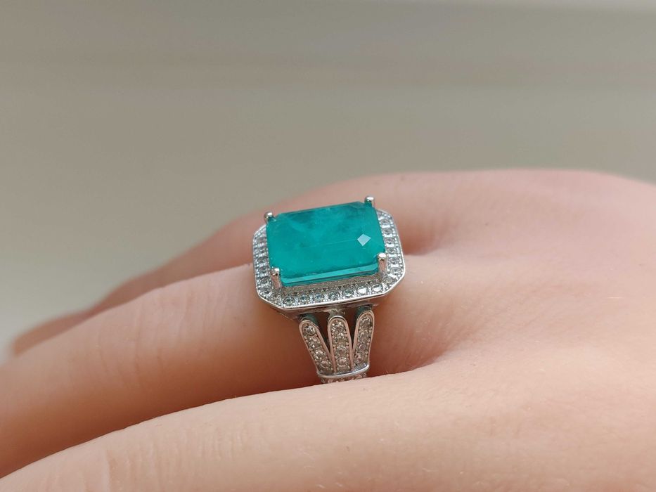 Inel din argint cu cubic zirconiu verde, nou