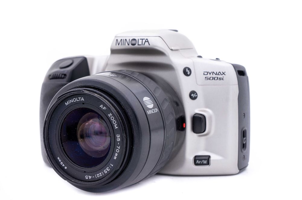 Aparat foto film Minolta Dynax 500si cu obiectiv 35-70mm 3.5-4.5