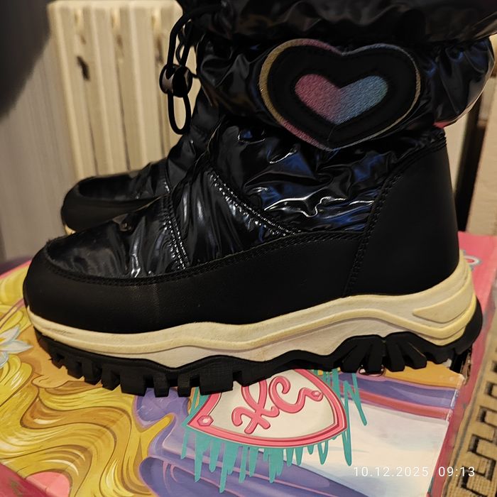 Продам зимние сапоги, ботинки на девочку