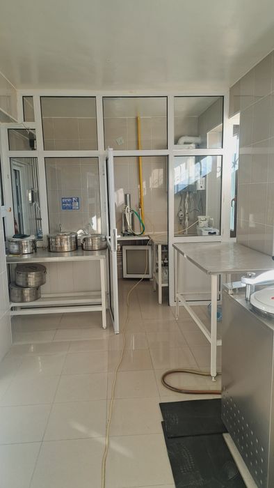 Навоий шахрида Ижарага берилади. Клиника ёки бошка бизнес учун. 180 м2