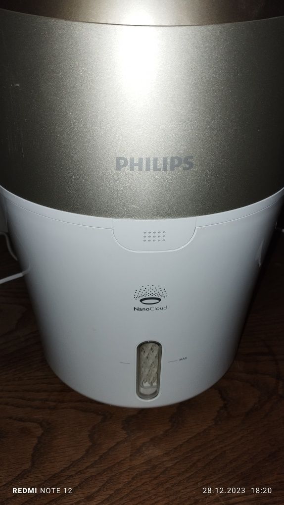 Umidificator aer Philips