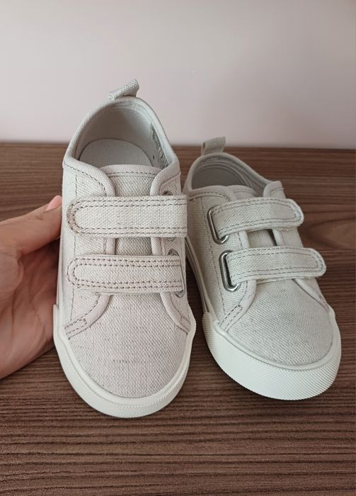 Нови гуменки hm 25 размер момче момиче