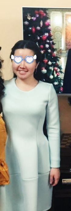 Продав эксклюзивное платье, производства Казахстан