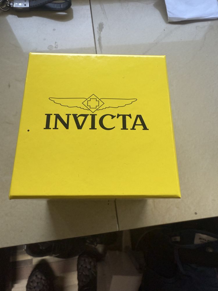 Часовник invicta huracan
