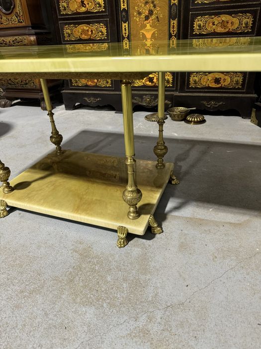 Masa pentru cafea din bronz cu blaturi de polirasina