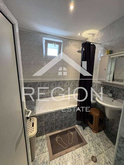 Дава се под наем Тристаен апартамент в Варна, Център - 130 кв.м за 800 € - Снимка #14