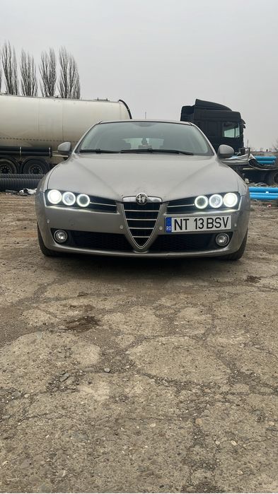 Vand sau schimb alfa romeo 159 1.9 jts