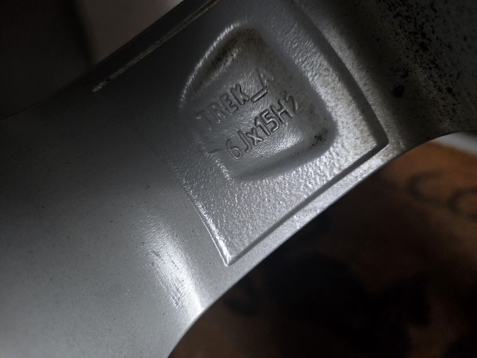 Cauciucuri de jarna cu jenti de aluminiu, 185/60 R15 Skoda Rapid