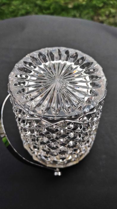 Масивен кристален съд за лед с метална окантовка