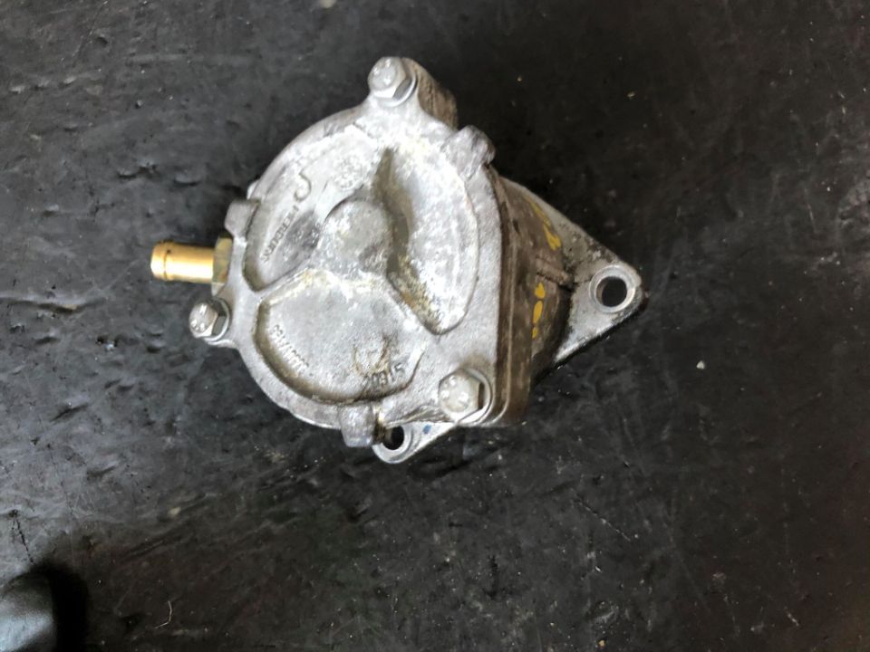 Pompa vacuum 1.9 d fiat  bravo 2