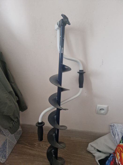 Продам рыболовный бур новый не пользовался