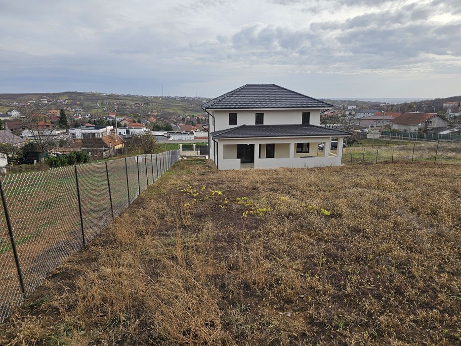Casa str. Piersicilor, zona Dealuri Oradea (persoană fizică)