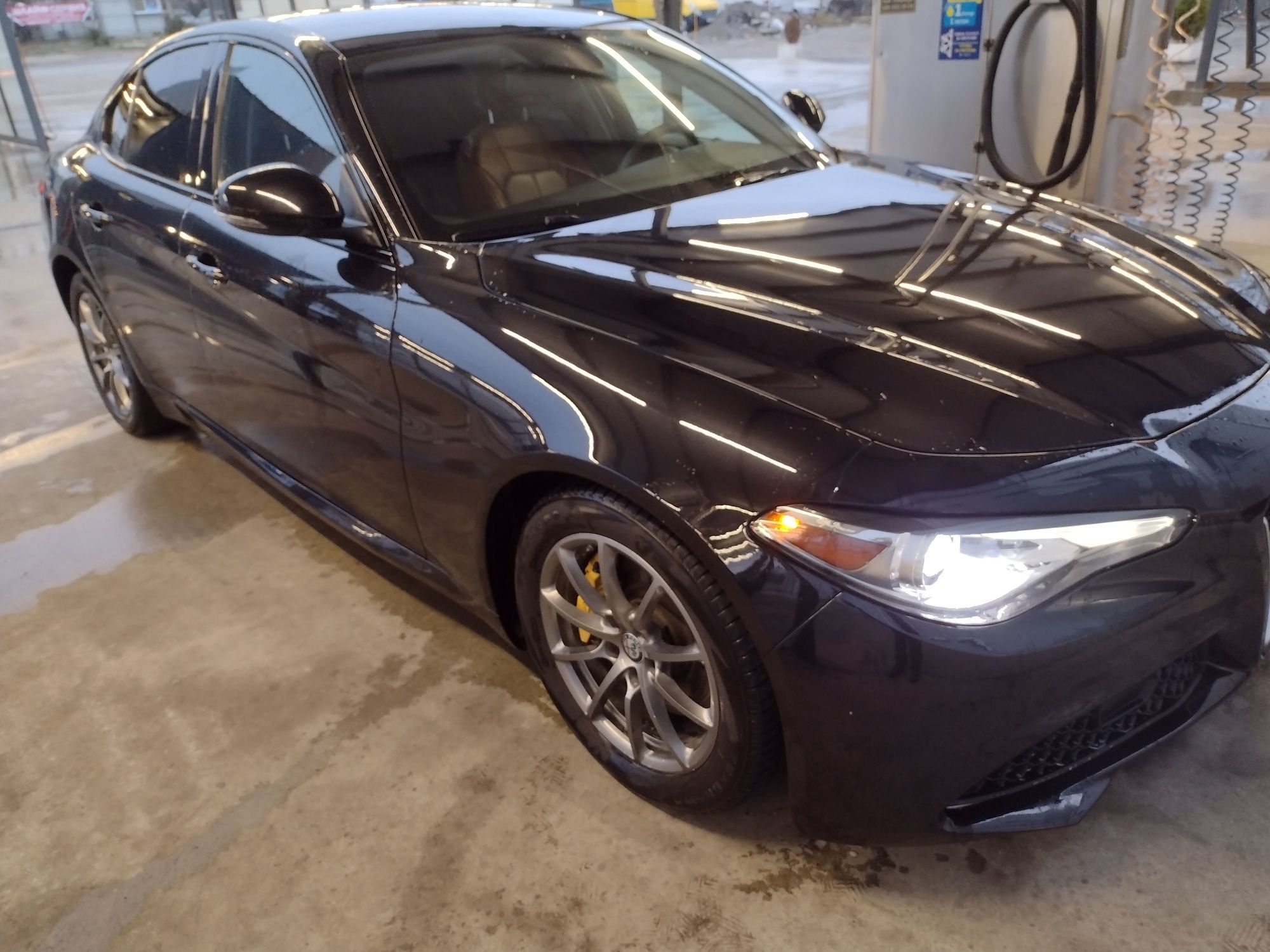 Топ състояние Alfa Romeo Giulia 2.0 Ti