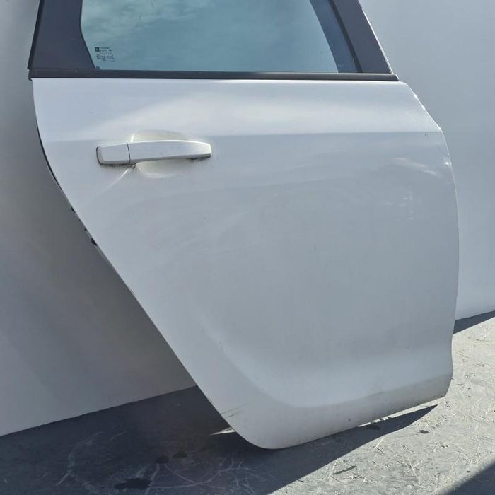 Portiera usa dreapta spate defect minor Opel Astra J Facelift