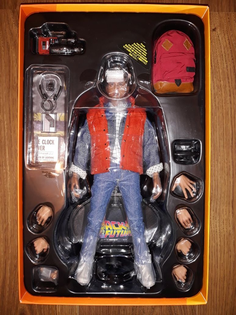 Hot Toys MMS257 Marty McFly Back To The Future