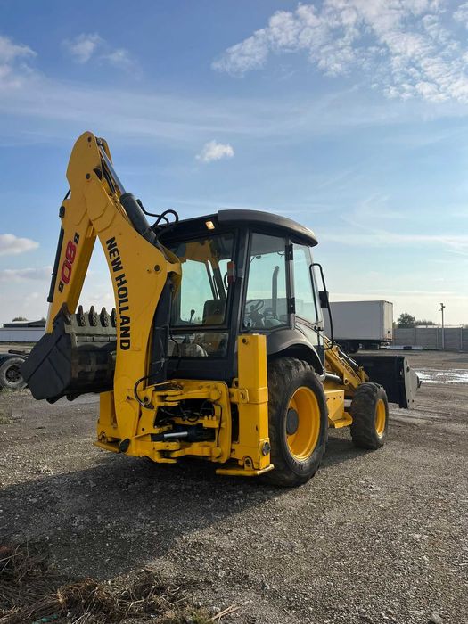 Buldoexcavator New Holland B80B – An 2017 – 2.600 ore –