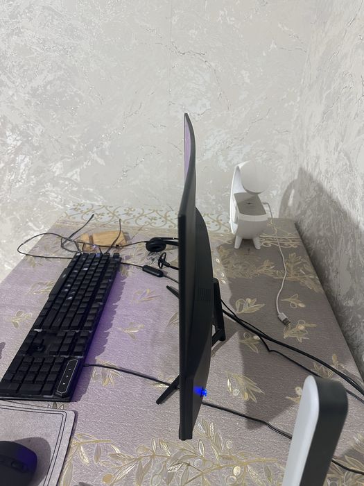 EVEREL MONITOR 24’’ curved