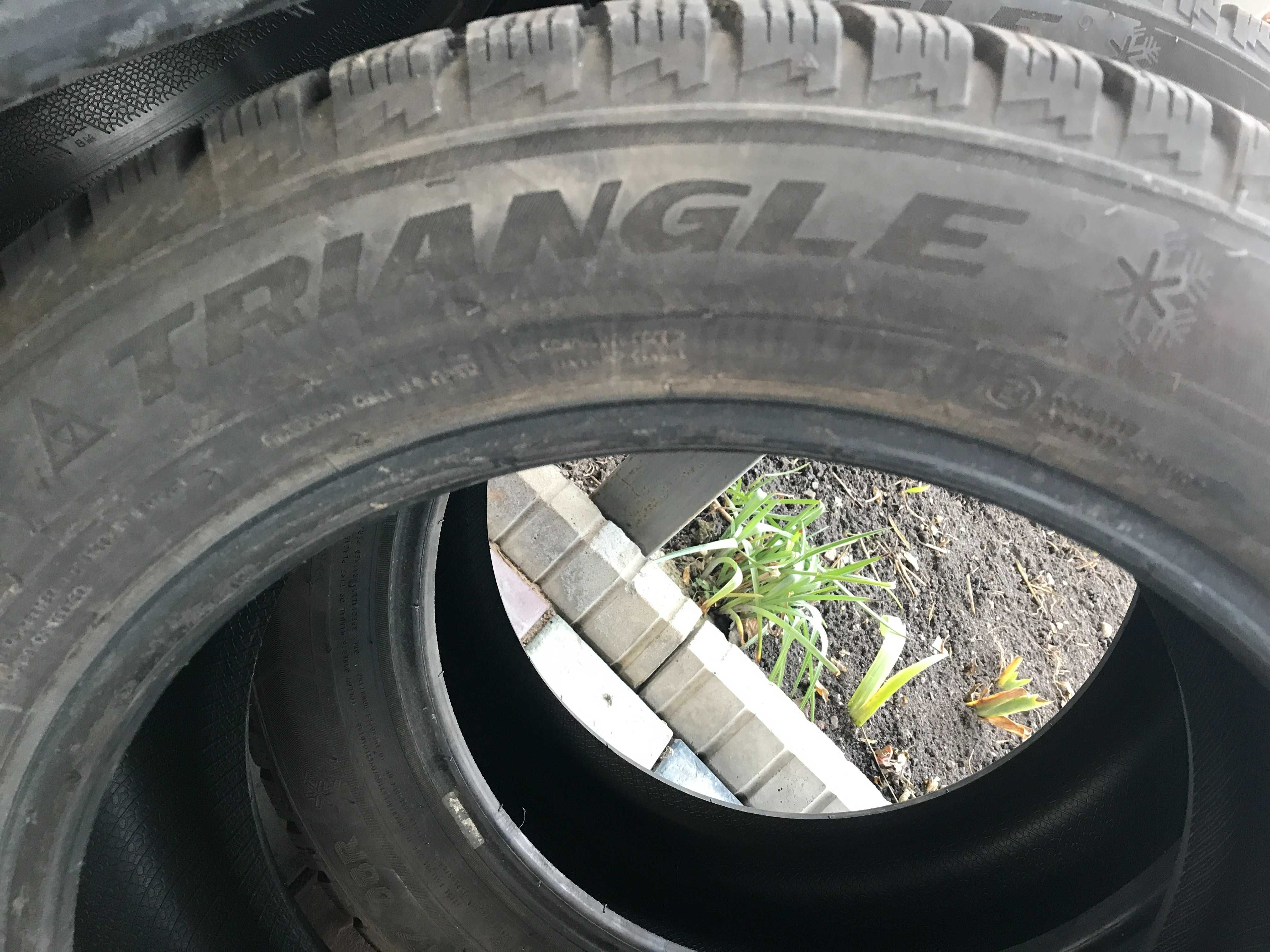 Комплект  шин 215/55R17 Трианжел. Зима.
