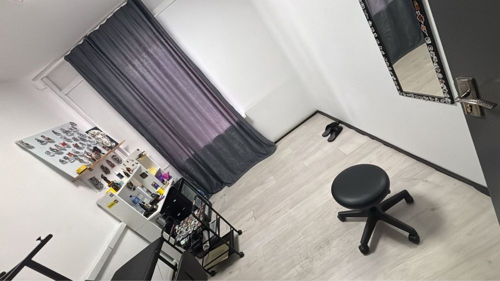 Ищу человека для совместной аренды помещения