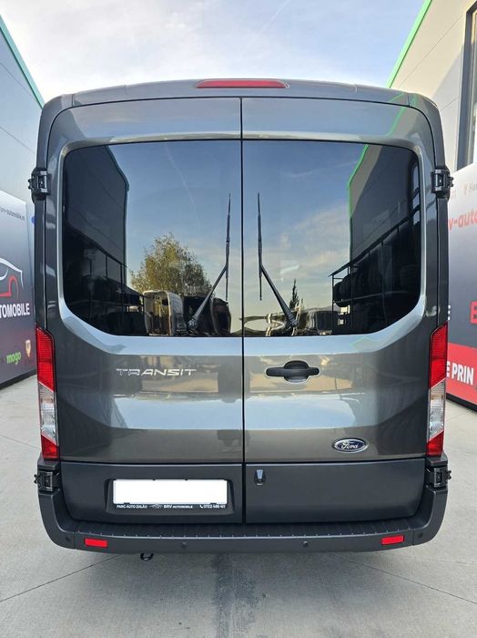 Transfer persoane, inchiriere microbuz cu sofer