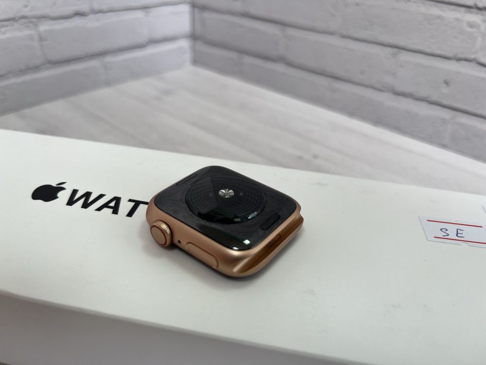 Apple watch SE 40 mm Нур Ломбард