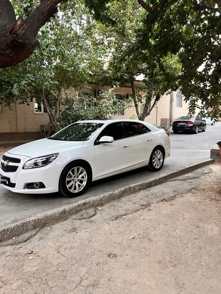 Malibu 1 Sotiladi Srochno ideall moshina