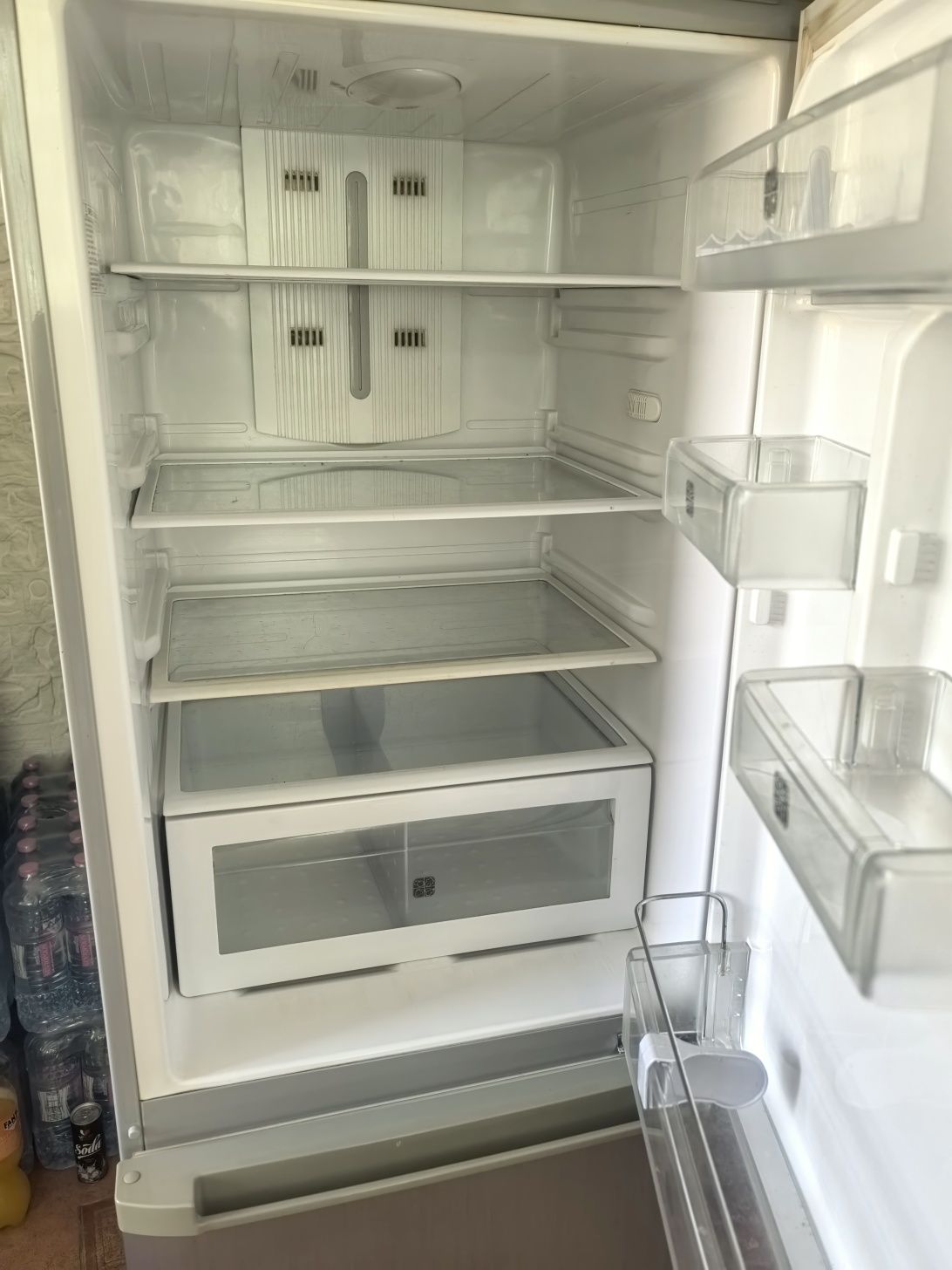 Продавам хладилни
