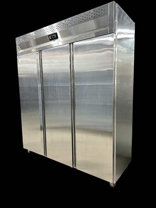 Витрины холодильников