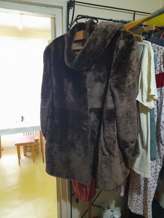 Vand haina de piele si blana