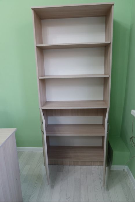 Продаю парты и стулья, учительские столы и шкафы