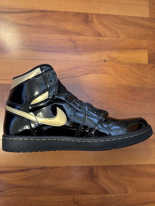 Jordan 1 Metalic Gold