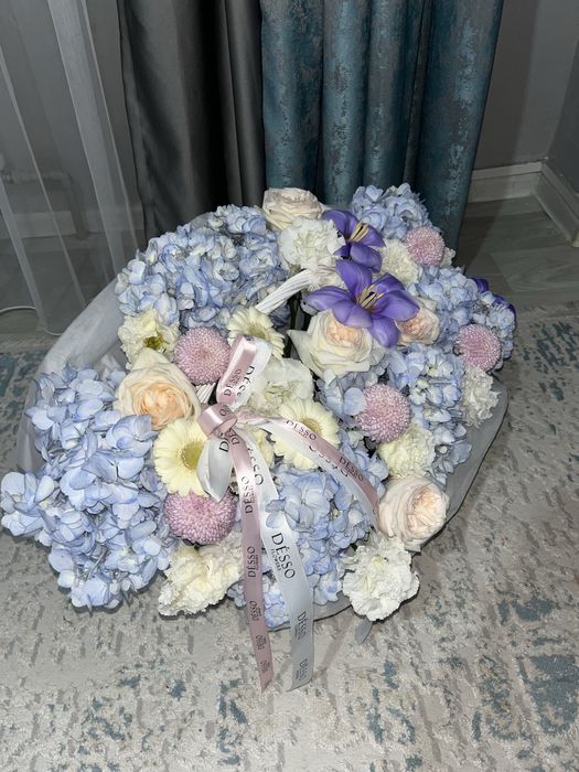 Desso flowers свежие цветы в корзине