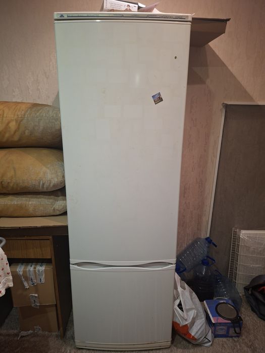 Продам холодильник Атлант