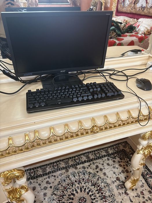 Vand calculator +monitor+2 tastaduri cadou+maus cadou