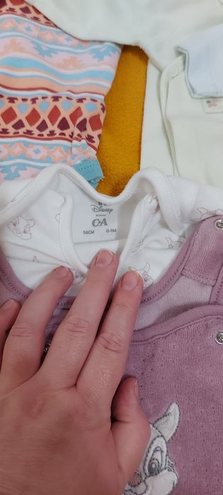 Vând lot hainute 0-3 luni