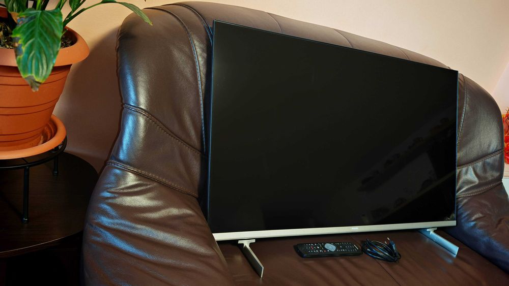 Smart TV Philips 43PUS7556/12, 108 cm, impecabil, model 2023