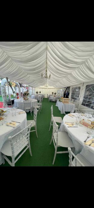 Corturi de închiriat