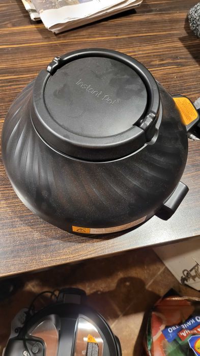 Instant Pot DUO CRISP  AIR FRYER мултикукър еър фрайър- нов- 8 литра