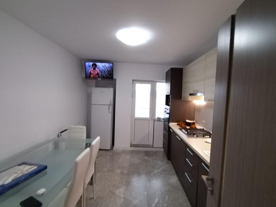 Apartament 3 camere de inchiriat sau de vanzare