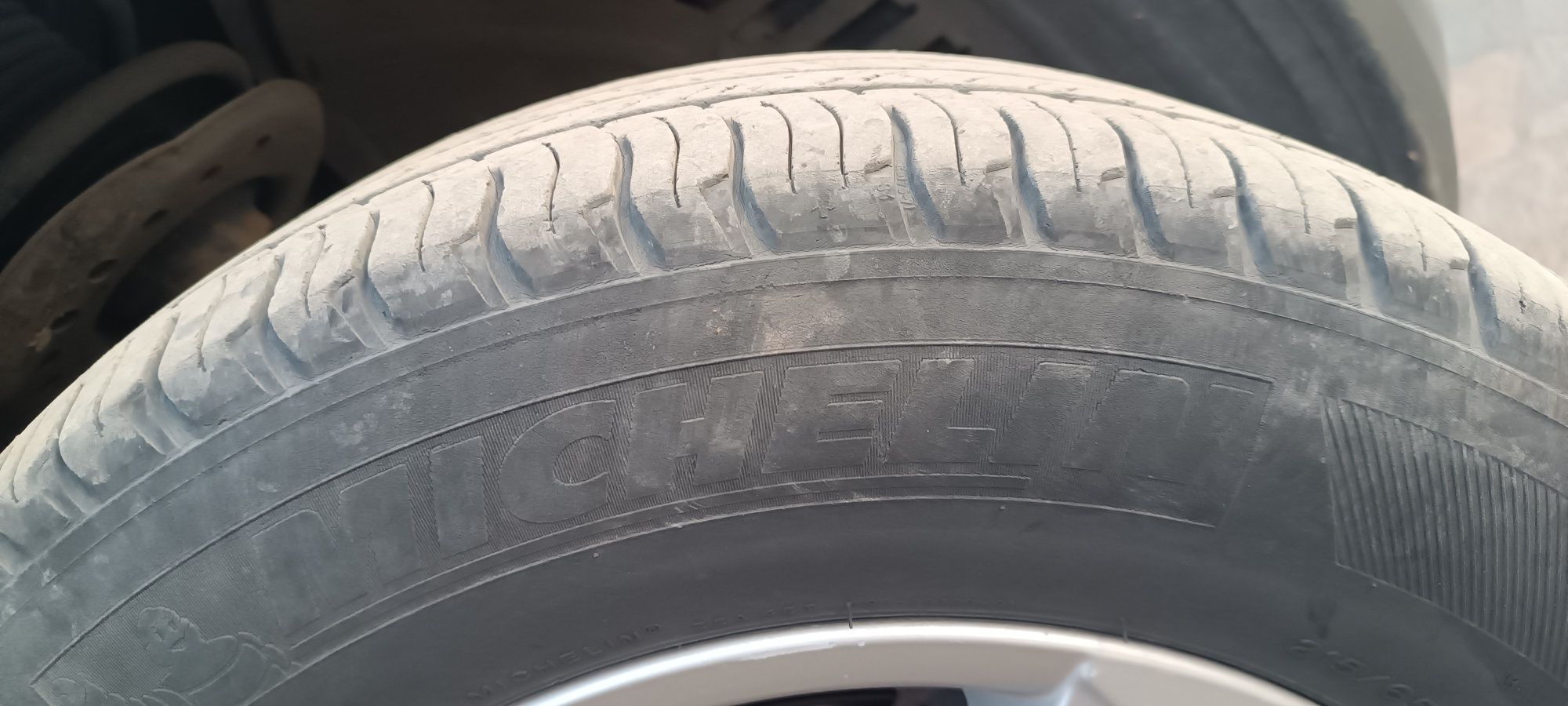 Летни гуми MICHELIN 215/65/16