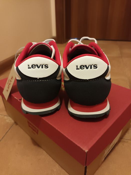 Levi's -Нови оригинални  маратонки