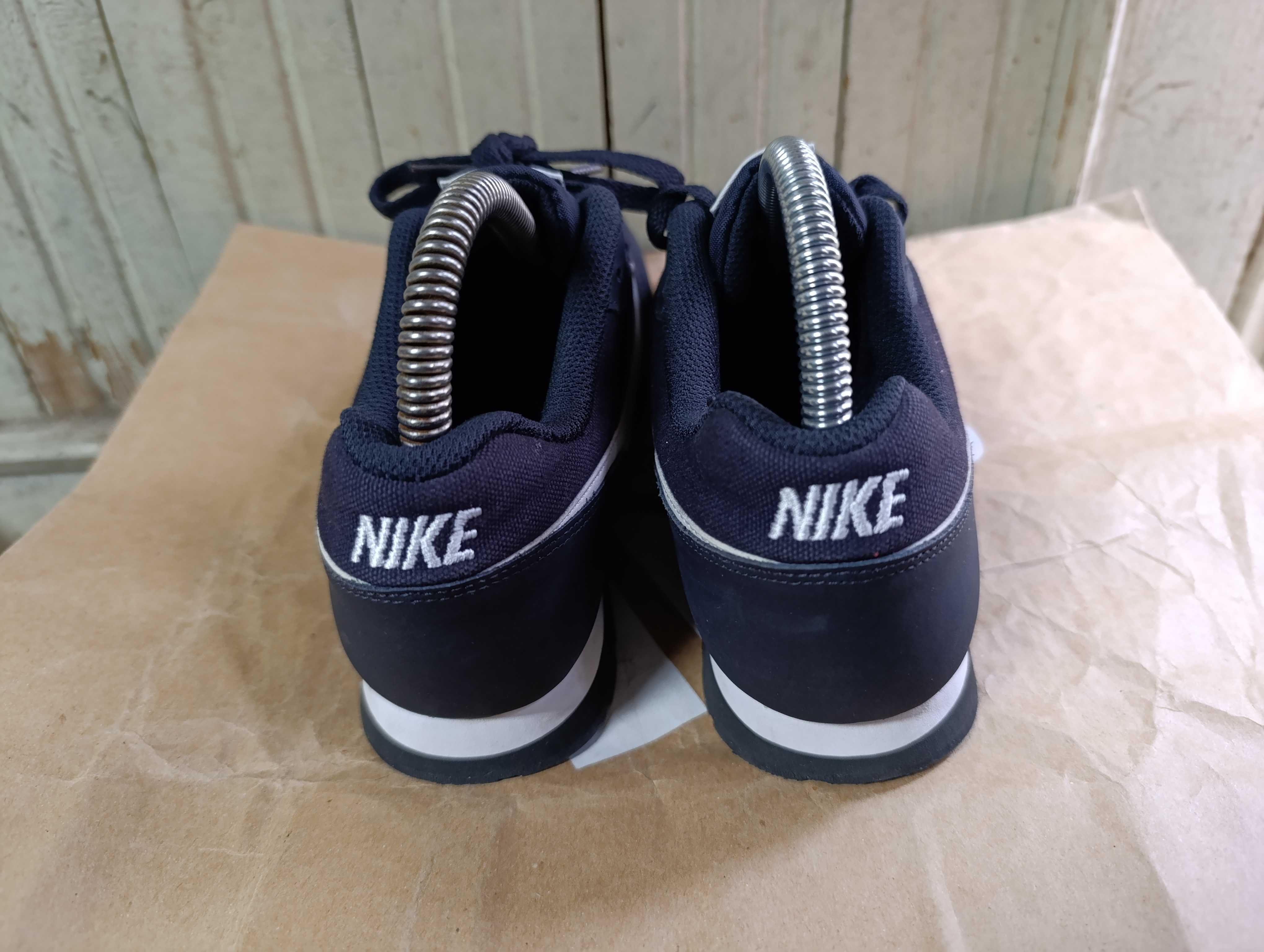 '' Nike MD Runner 2''оригинални маратонки 40 номер