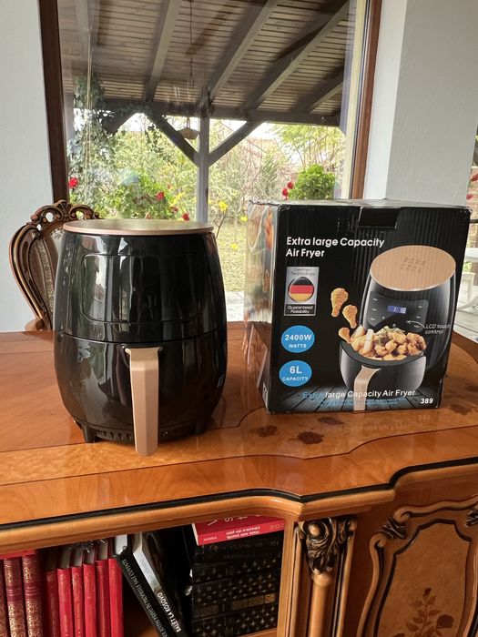 Vand friteuza cu aer cald, noua, nefolosita. Stare impecabila.