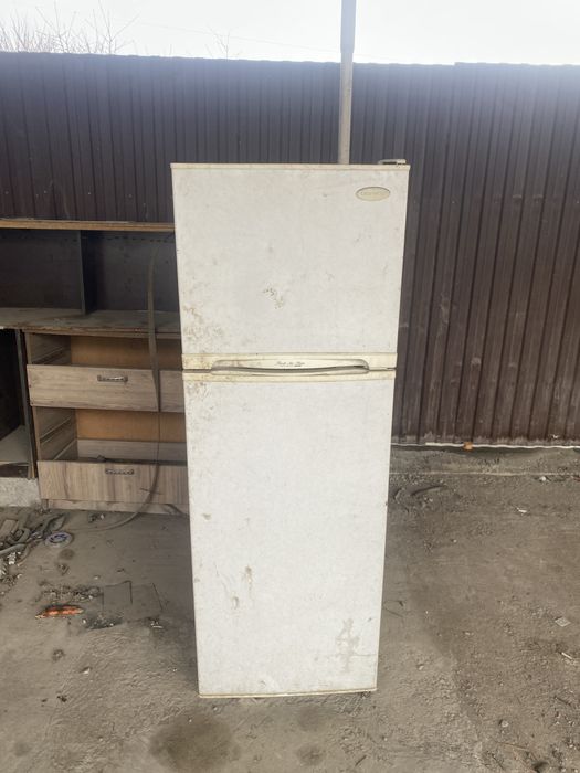 Холодильник daewoo